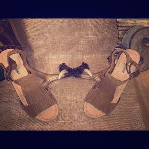 Minnetonka Brown Suede Leather Sandals so 9